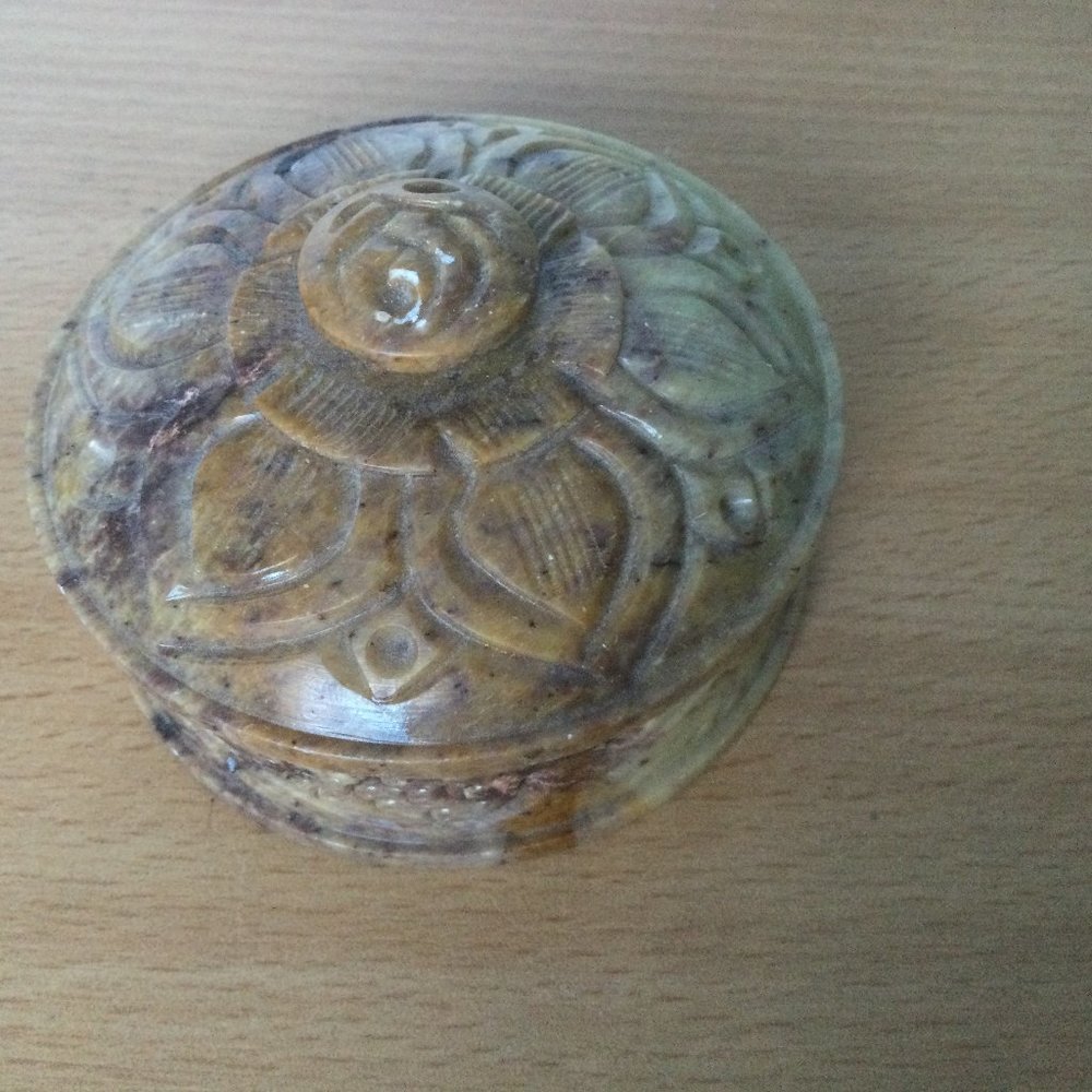 India soap stone candle holder jar with candle and lid